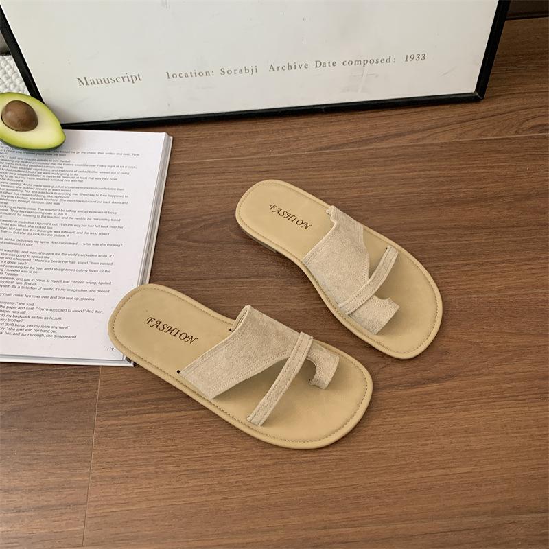 2025 summer new Korean retro toe slippers women's wear niche flat-bottomed soft-soled beach sandals