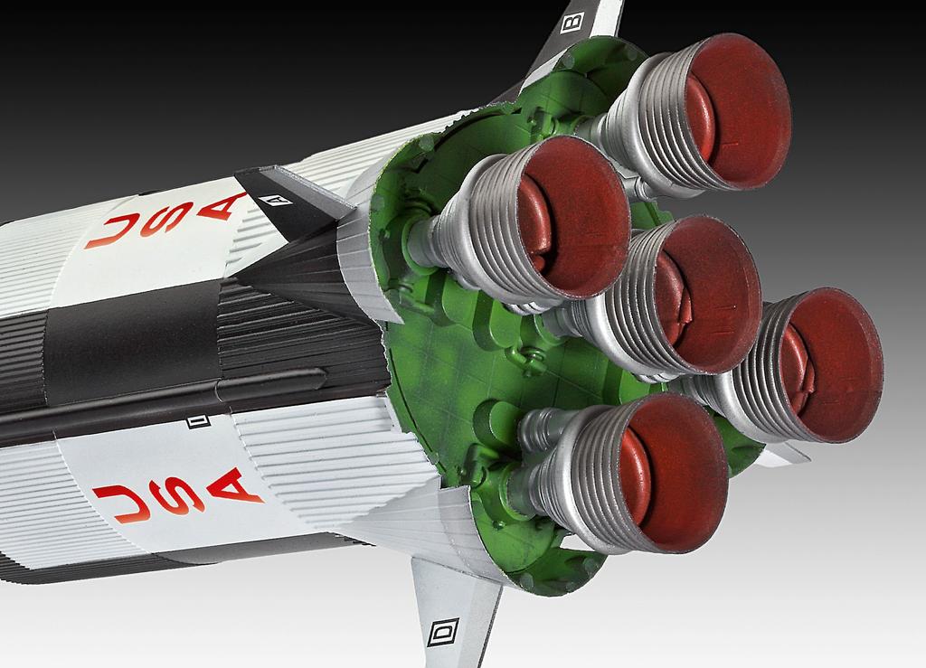 German Revell Saturn V Rocket 04909 Plastic Model 1/144