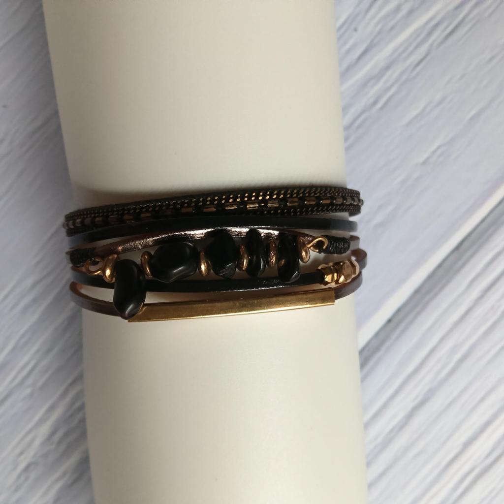 Böhmisches mehrschichtiges Lederarmband mit Strasssteinen und Kristallsteinen
