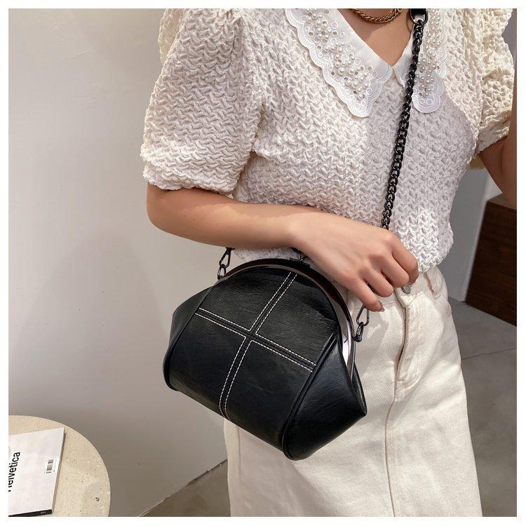 Spring and summer new solid color simple shell bag large capacity portable change bag fashion chain oblique span shoulder mobile phone bag