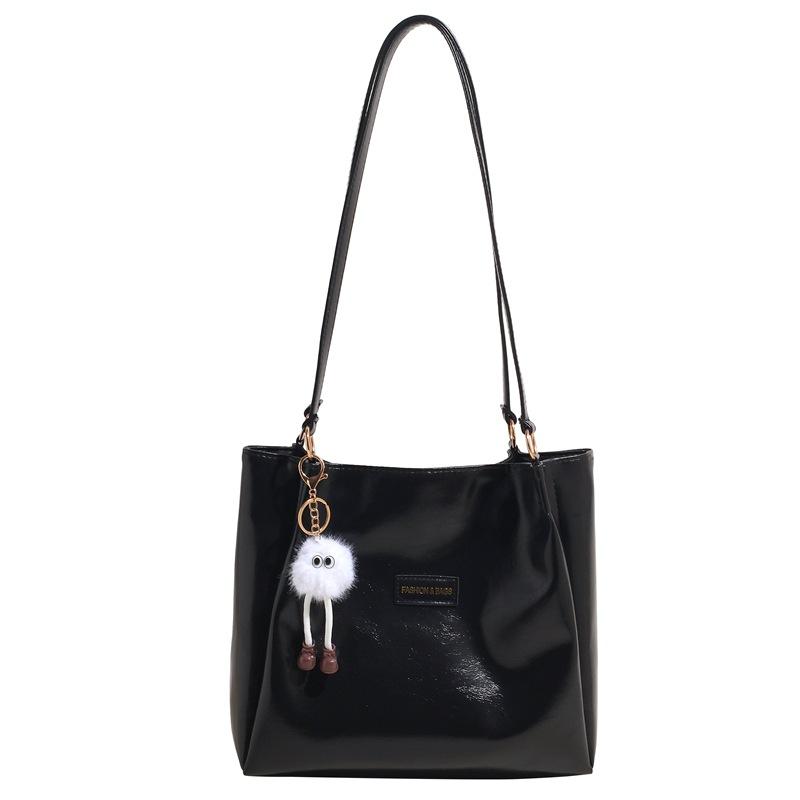 Seasonal retro large-capacity tote bag autumn and winter new fashion shoulder bag commuting versatile underarm bag niche women