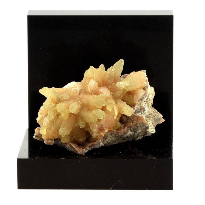 Pierres et Minéraux. Calcite. 182.5 ct. Luzy, Nièvre, France.