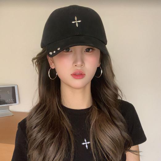 Spring And Summer New Product Rivet Cross Simple Baseball Cap Men S And Women S Outdoor Leisure Sunshade Sunscreen Cap Adjustable