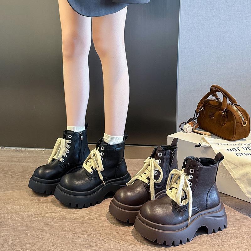 Plateausohlen-erhöhende Martin-Stiefel Damen Herbst neu retro vielseitig dickabsätzig süß und cool Lokomotiv-Kurzstiefel