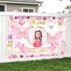 Sfondo Personalizzato Foto Nome Compleanno Farfalla Rosa e Sfondo Floreale Banner Personalizzato per Decorazione Parete Festa Glitter