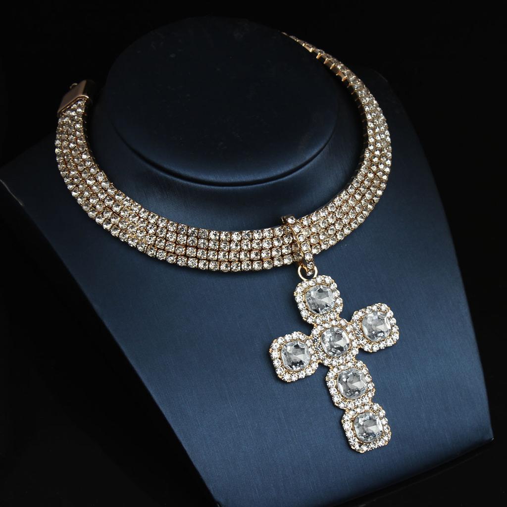 2026 European and American Personalized Rhinestone Cross Pendant Collar Exaggerated Necklace Women, with Accessories