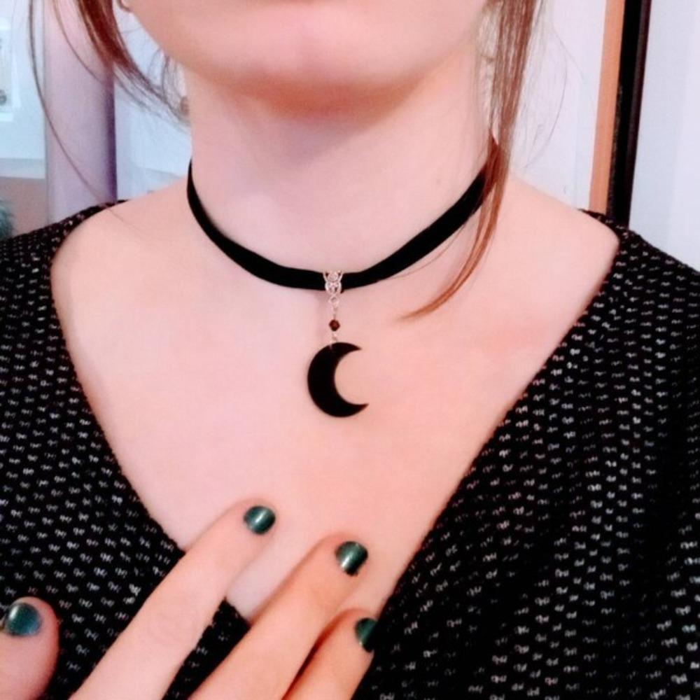 Temperament Gothic Black Crescent Moon Pendant Velvet Collar Necklace for Women Halloween Party Witchcraft Jewelry Accessories