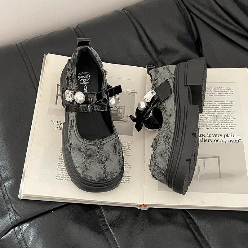 Niche one-word buckle pearl loafers retro summer 2025 new versatile trendy bow Mary Jane shoes women