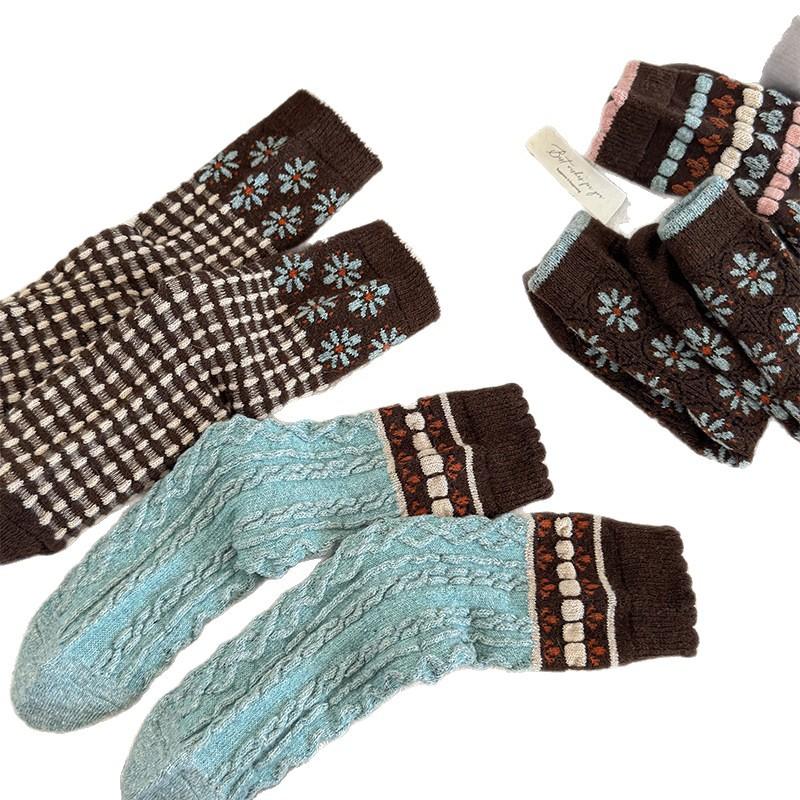 Vintage Flower Heavy Industry Sheep Wool Women'S Socks Warm Thickened Meradson Wind Tube Socks