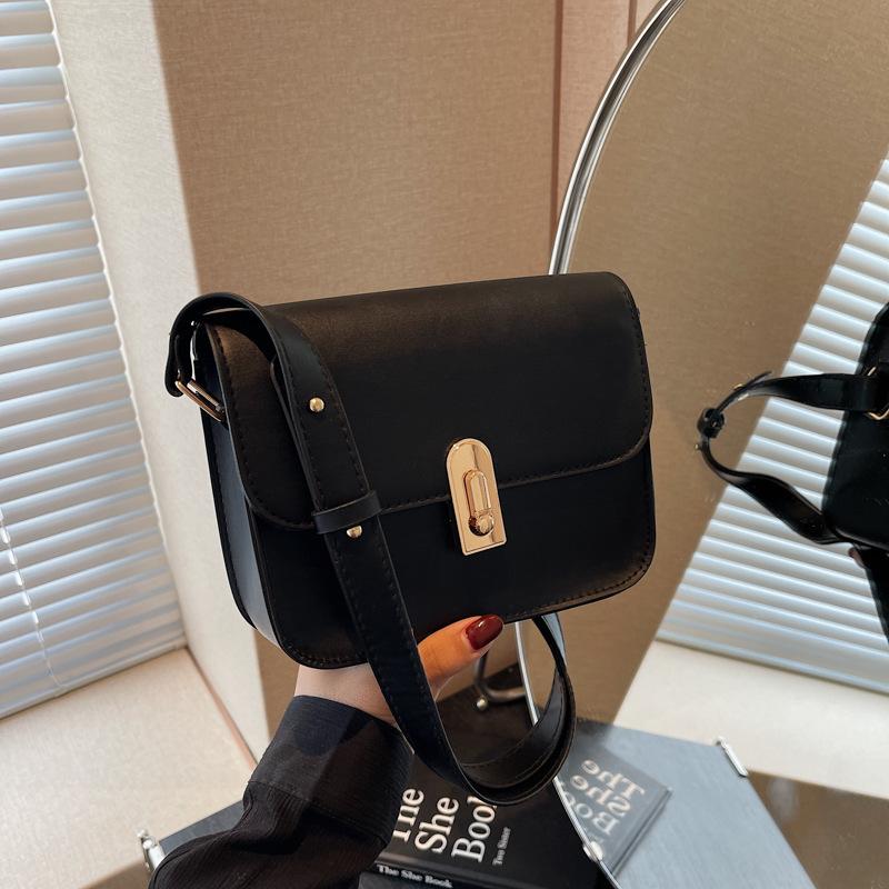 2025 autumn new Korean version personalized simple shoulder small square bag trendy fashion niche design retro messenger bag