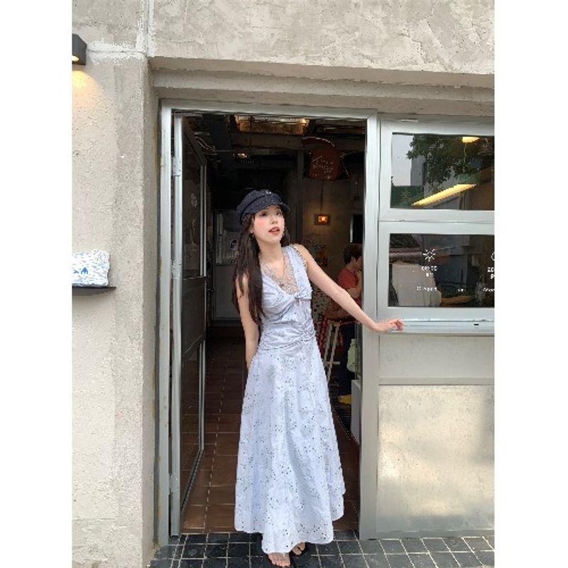 

Kumikumi Holiday Style Design Hollow out Lace Stitching Sling Dress Women Summer Waist Hugging Slimming Long dress Haze Blue L