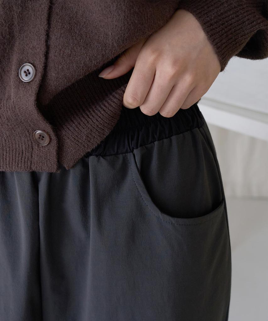 Julliapepe Hidden Soft Almond Fit Pants (Charcoal)