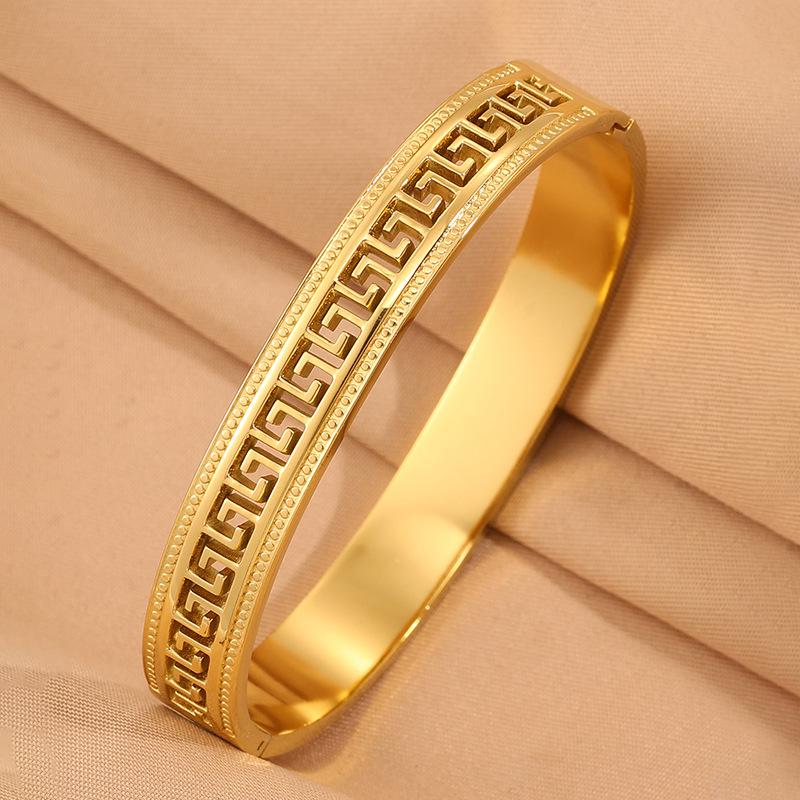 Popular , Chinese style Great Wall pattern hollow opening stainless steel , light luxury versatile girlfriend
