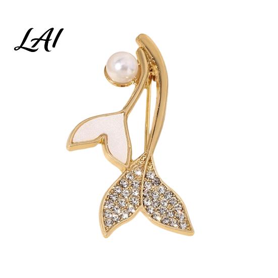 Anti-tarnish Brooch Pearl Fishtail Pin Strong Buckle Design Sturdy Alloy Electroplated Fashion Accessory Finish Brooch Marine Style for Coats
