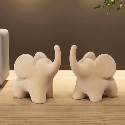 Elefantenstatue, Mini-Elefantenfigur aus Kunstharz, weiß beflockter Elefant, Tischdekoration für Zuhause, Büro, Bücherregal, TV-Ständer