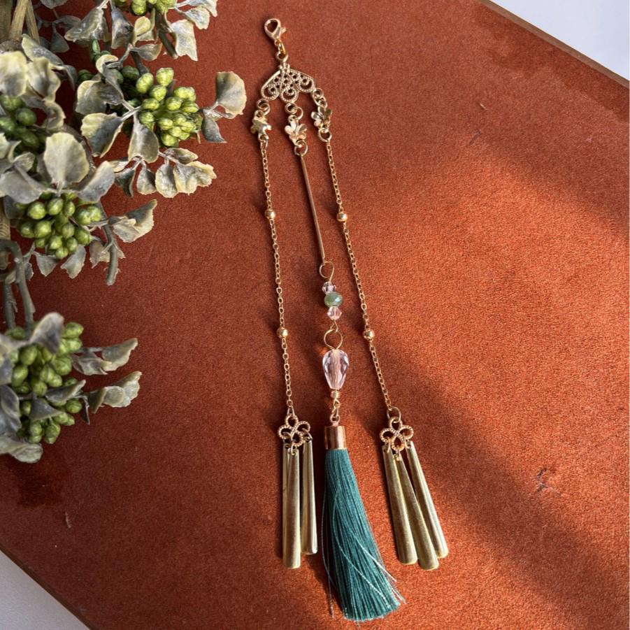 Chinese Hanfu Brooch & Tassel Hair Ornament - Handmade Retro Palace Style Accessory