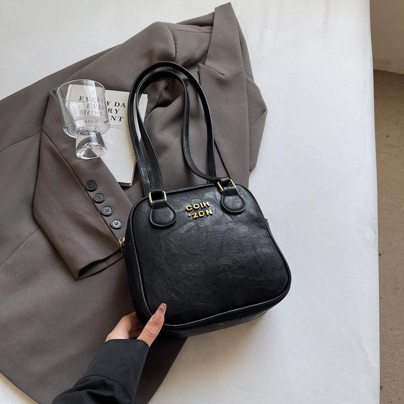 

High-end niche bag women s new retro fashion shoulder underarm bag versatile small square bag
