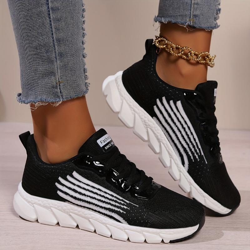 2025 Spring New Flyknit Breathable Running Shoes Sports Women Casual Shoes Soft Bottom Couple Models Men and Women Small White Shoes