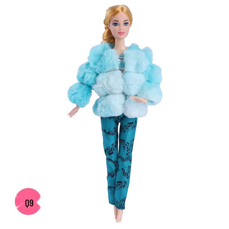 

Набор модной одежды для куклы Барби 30 см: Длинное пальто из искусственного меха и плюшевая короткая куртка Clothes only (doll not included)