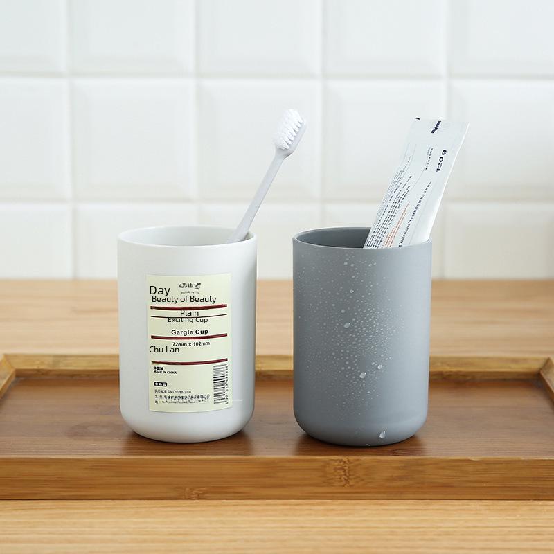 Japanese Creative Plastic Toothbrush and Mouthwash Cup for Couples and Students
