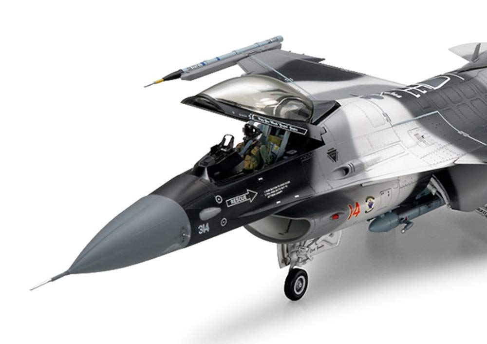 Tamiya Masterpiece Aircraft Series 106 Air Force Plastic Model Kit 61106 1/48 No. U.S. F-16C/N Aggressor/Adversary