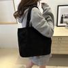 Simple and Versatile Tote Bag, Large-capacity Commuter Handbag, High-end Sense, Niche Single Shoulder Messenger Bag, Fashionable Underarm Bag.