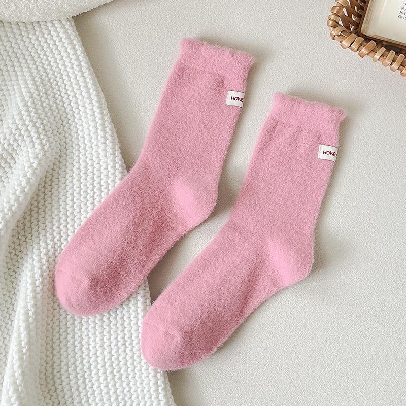 Plush Socks for Women in Winter, Thickened and Warm Mid-calf Socks, Trendy Heel, Fabric Label, Personalized Outerwear Postpartum Socks