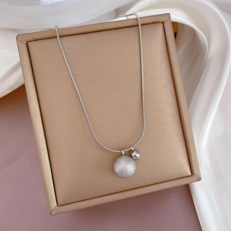 Fashion Retro Women's Necklace Temperament Micro Diamond Necklace Exquisite Collar Chain Accessories