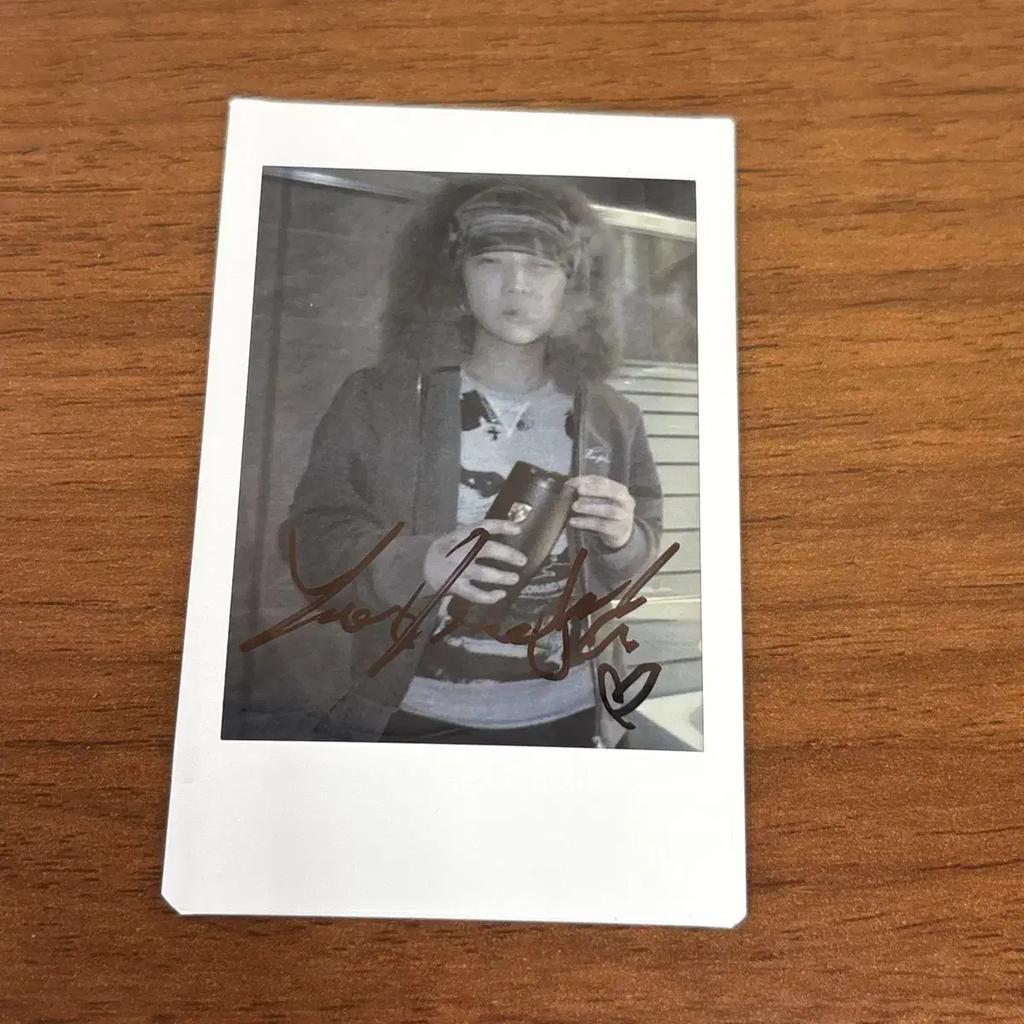 Yang Hong-won's Autographed Polaroid