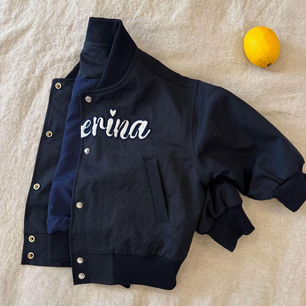 2025 Frühling Kinder Baseballjacke - Gesticktes Buchstaben-Design für Jungen und Mädchen