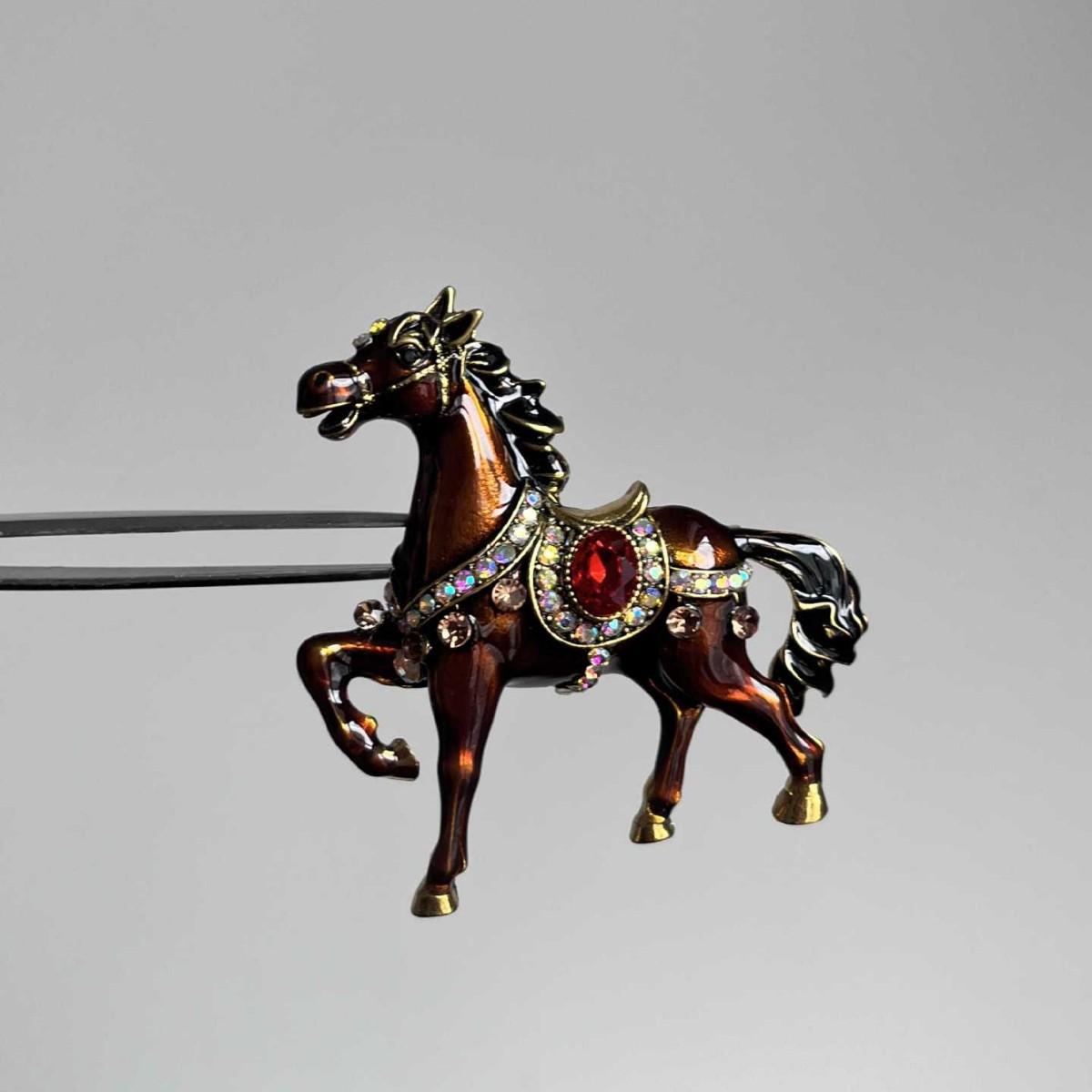 

[horse Galloping] Medieval Style Dripping Glaze Exquisite Retro Style Unique Atmosphere Brooch 1.5*2CM