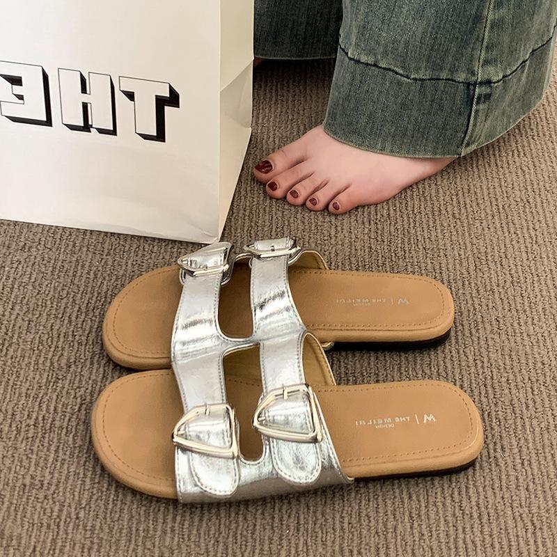 

Flat-bottomed slippers women s summer outer wear 2025 new casual maternity cool slippers beautiful with skirt one-word slippers 40 серебряный