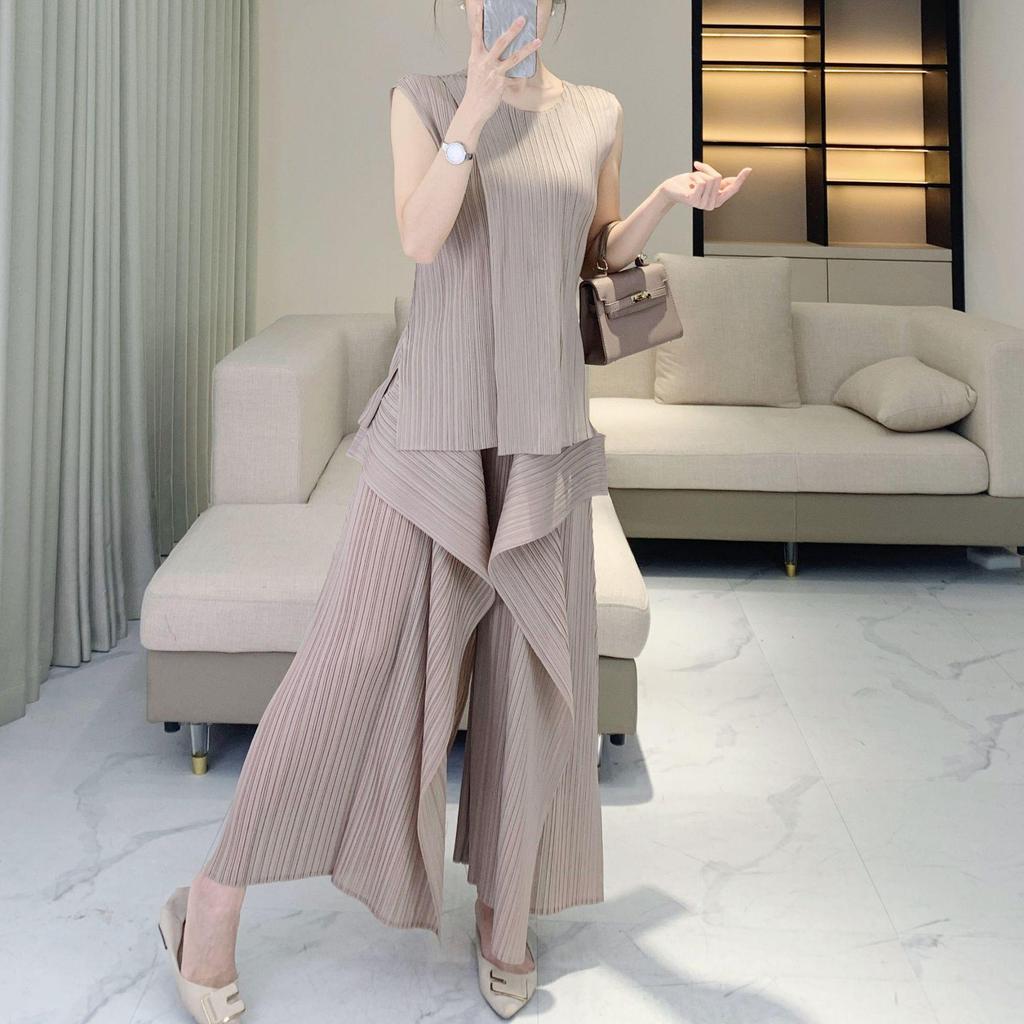 Elegant Summer Two-Piece Set: Irregular Top & Seaweed Wide-Leg Pants for Women