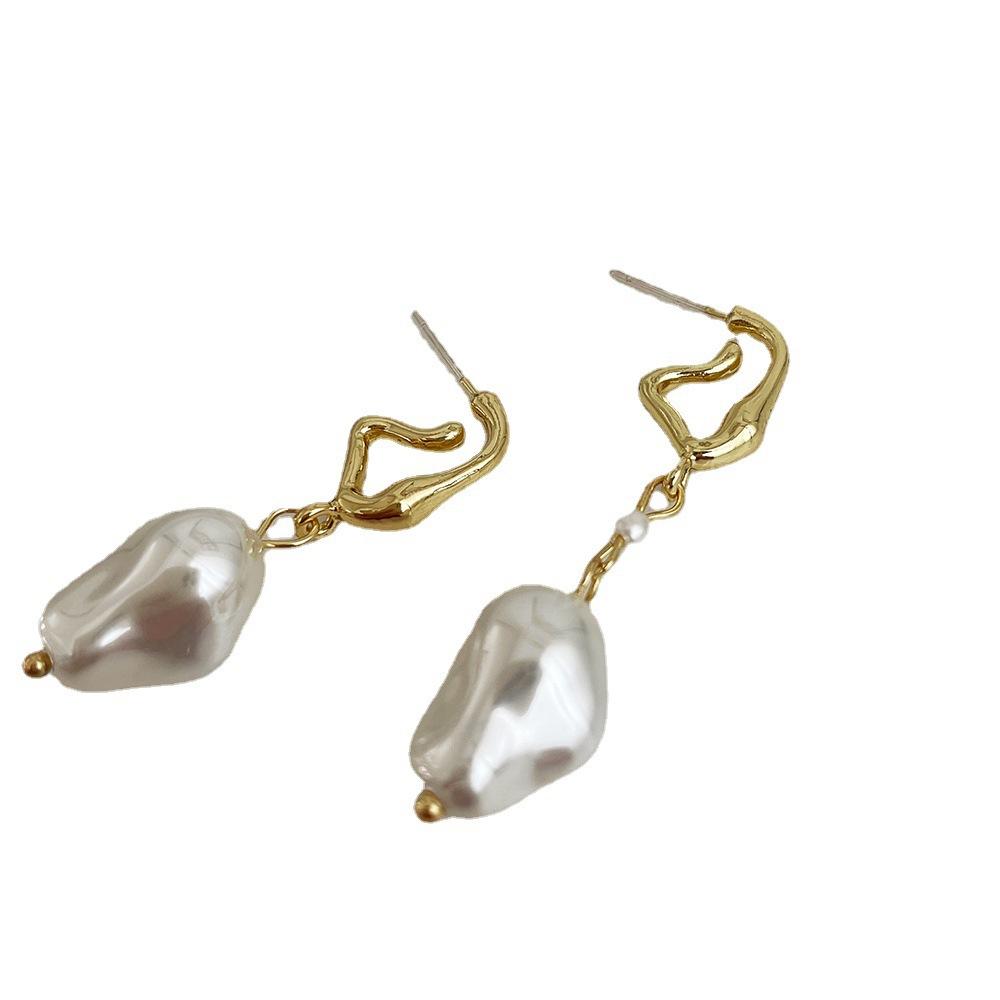 French design sense metal imitation pearl earrings temperament personality irregular cold wind stud earrings