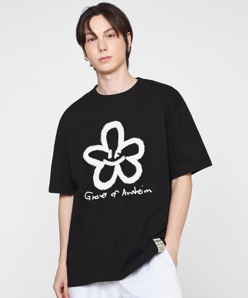 GRAVER [Unisex] Big Spray Flower Smile Drawing Logo Short Sleeve T-Shirt_Black