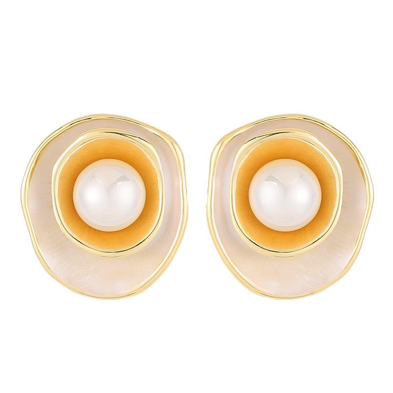 French Elegance Temperament Small Fragrance Three-dimensional Double-layer Oil Drop Pearl Stud Earrings Light Luxury High-end Commuter Earrings
