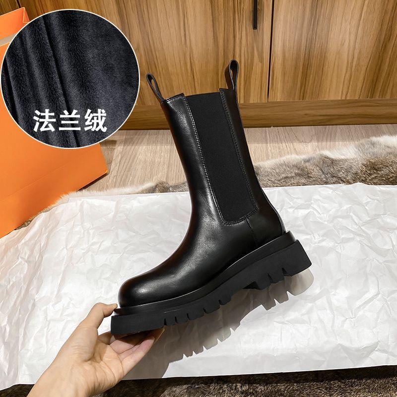 2025 New Martin Boots Women's Autumn and Winter Velvet British Medium Tube Platform Chelsea Short Boots Large Size 414243