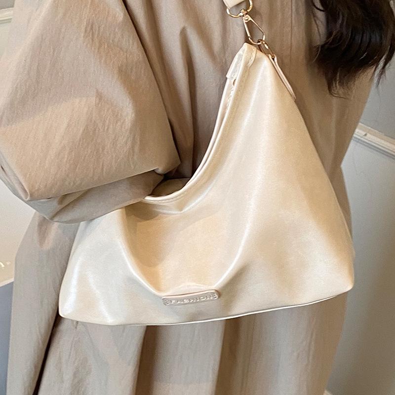Taška s velkou kapacitou, Módní a stylová crossbody taška, Jednoduchá a elegantní jednoramenná taška