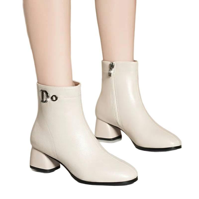 Äkta mjukt läder korta stövlar dam tjock klack Martin-stövlar spetsiga höst och vinter nya varma sammetsfoder damstövlar mångsidiga mode enkelstövlar