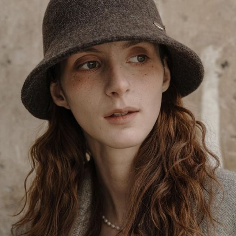 

ACCLET Шляпа-ведро асимметричной формы с наклоном, коричневая H042BR brown