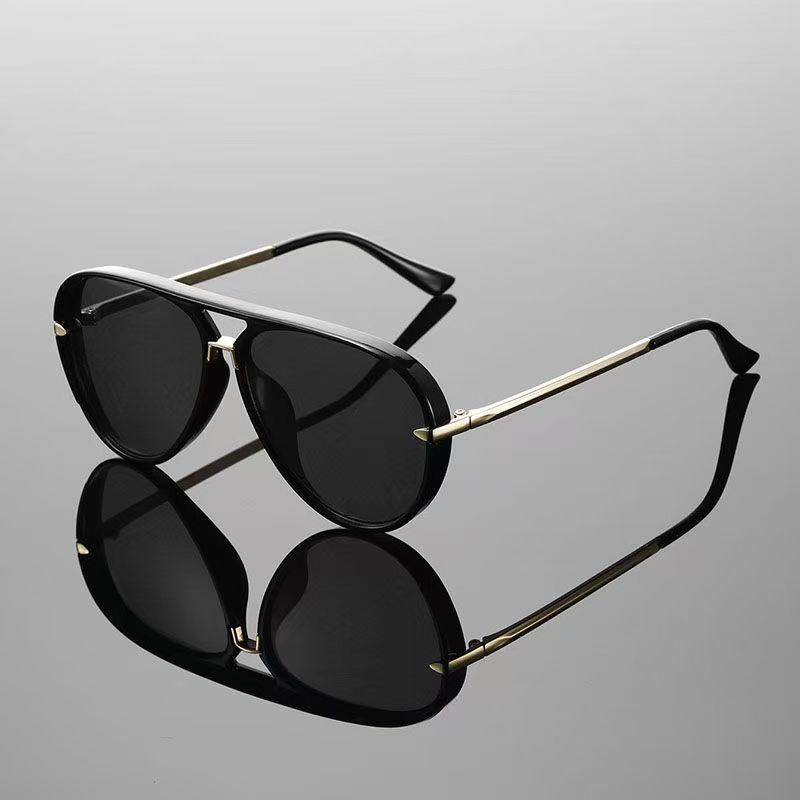 Glasses Shoes Women's Black Designer Latest Premium Sunglasses Sex Retro Extra Large Sunglasses Stylish Glasses Uv 400 Protection Eyewear Cm