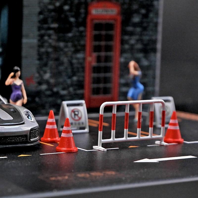 Miniature Traffic Barrier Set Warning Color Plastic Roadblocks Model Figure Props for Microlandscape Sand Table Setting