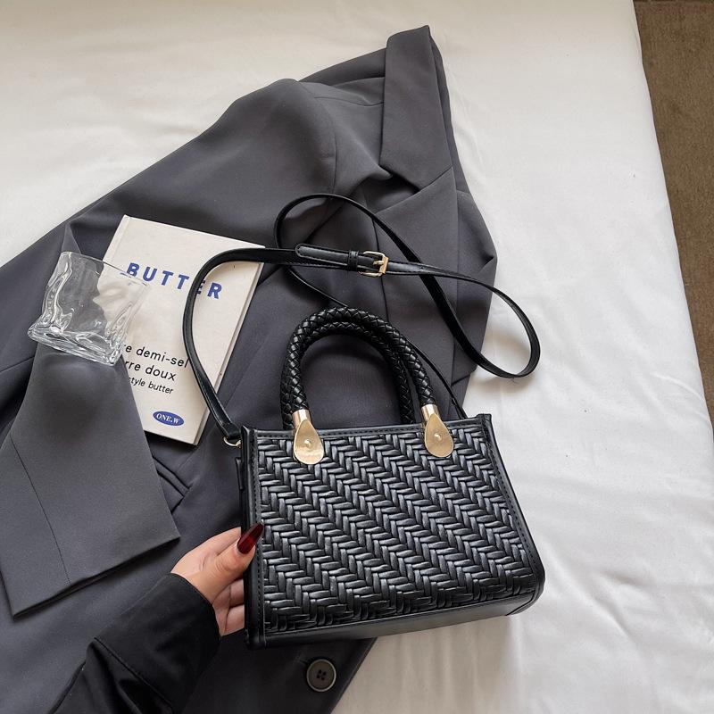 Niche handbag bag women's new popular fashion versatile messenger bag high-end single shoulder tote bag