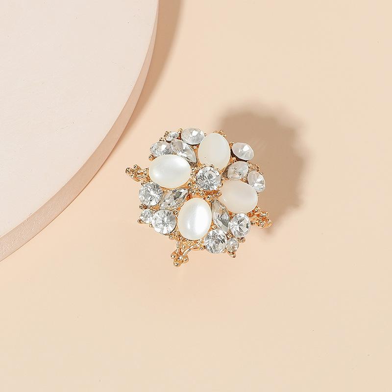 

Sweet and stylish rhinestone imitation cat eye with exaggerated opening and adjustable large ring Adjustable opening