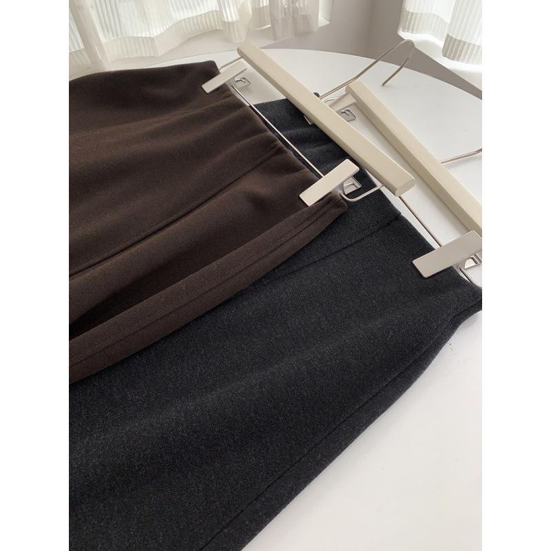 Elegant High-Waisted A-line Midi Skirt for Autumn/Winter - Versatile Wool Blend, Bud-Shaped and Slimming Design for Women