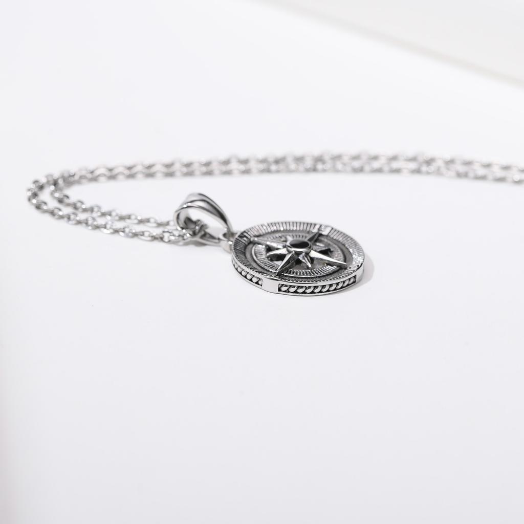 Vnox Vintage Compass Necklace for Men Stainless Steel Star Pendant Viking Sailing Jewelry Gift
