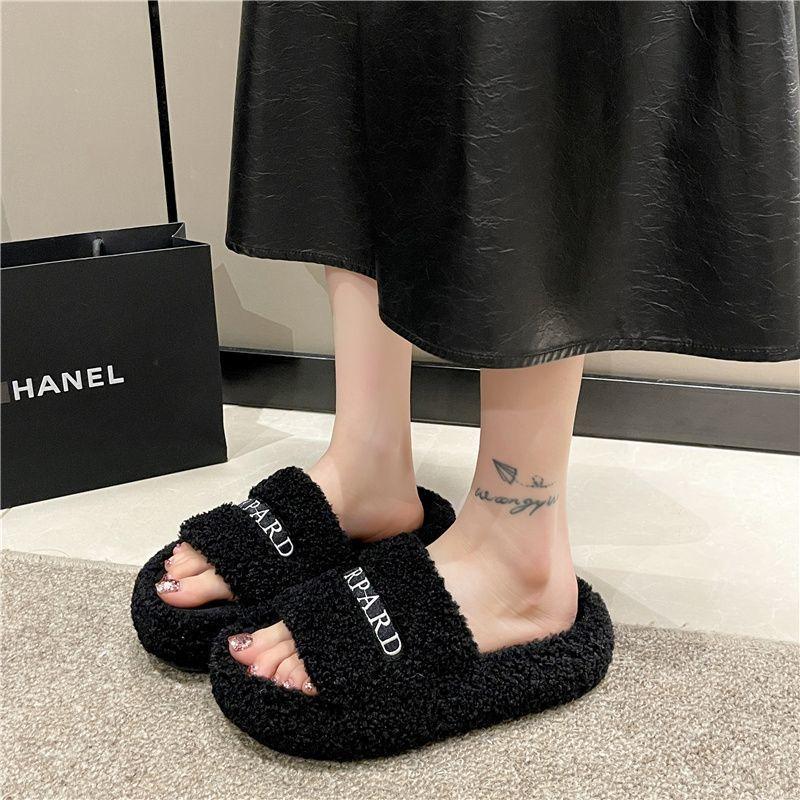 Small black popular fluffy shoes for women's outer wear 2025 new autumn and winter fashion going out thick-soled plush cotton slippers