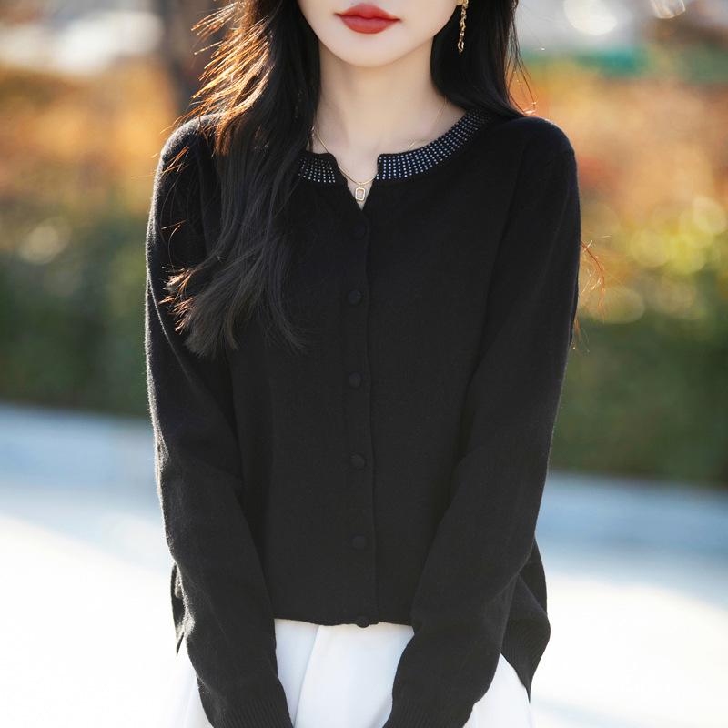 2025 Spring Women's Round Neck Velvet Cardigan Sweater
