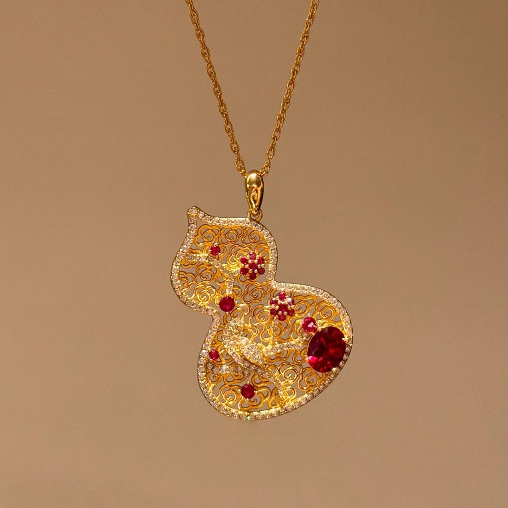 Palace style Elegant hollow out ruby flower gourd pendant necklace light luxury inlay diamonds sparkling wedding gift