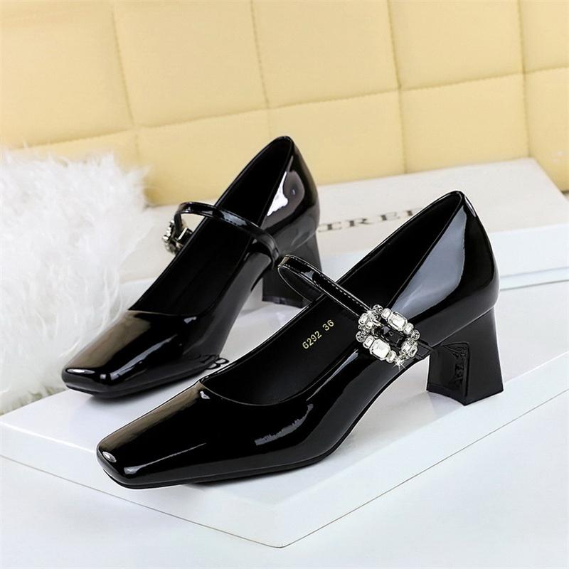 

Banquet Mary Jane Women Single Shoes Square Toe Light Mouth Patent Leather One-Striped Rhinestone Buckle Thick Heel Medium Heel 34
